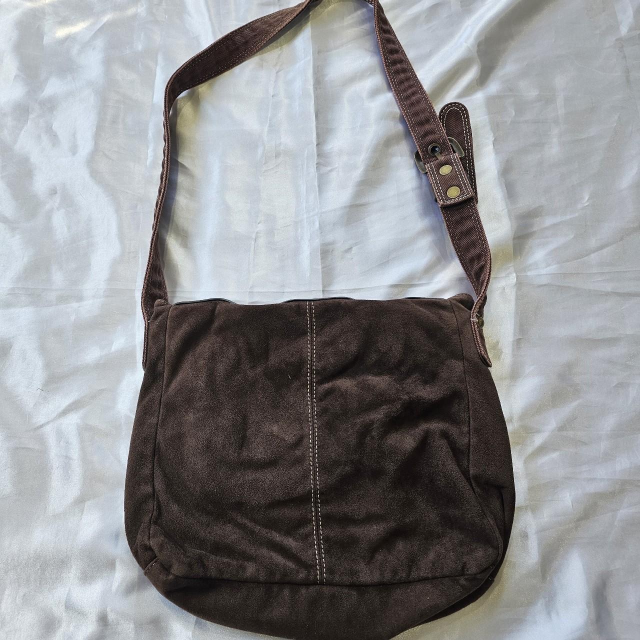 Roxy Shoulder Bag 🤎 Cute little brown messenger bag... - Depop
