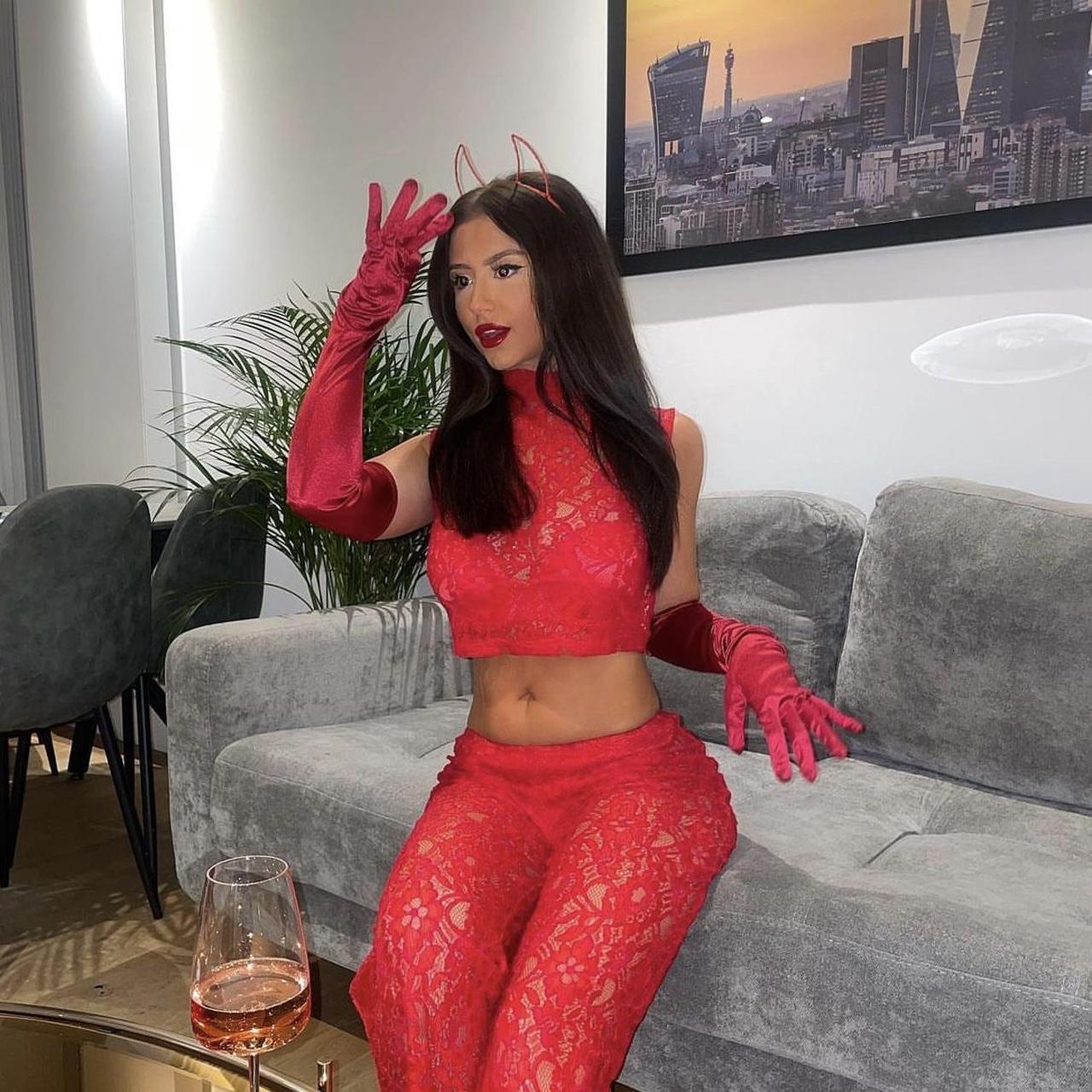 Pretty little thing, Worn as a Devil