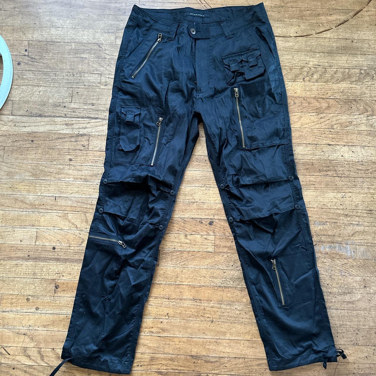 Sean John cargo pants Size 34, these fit long... Depop