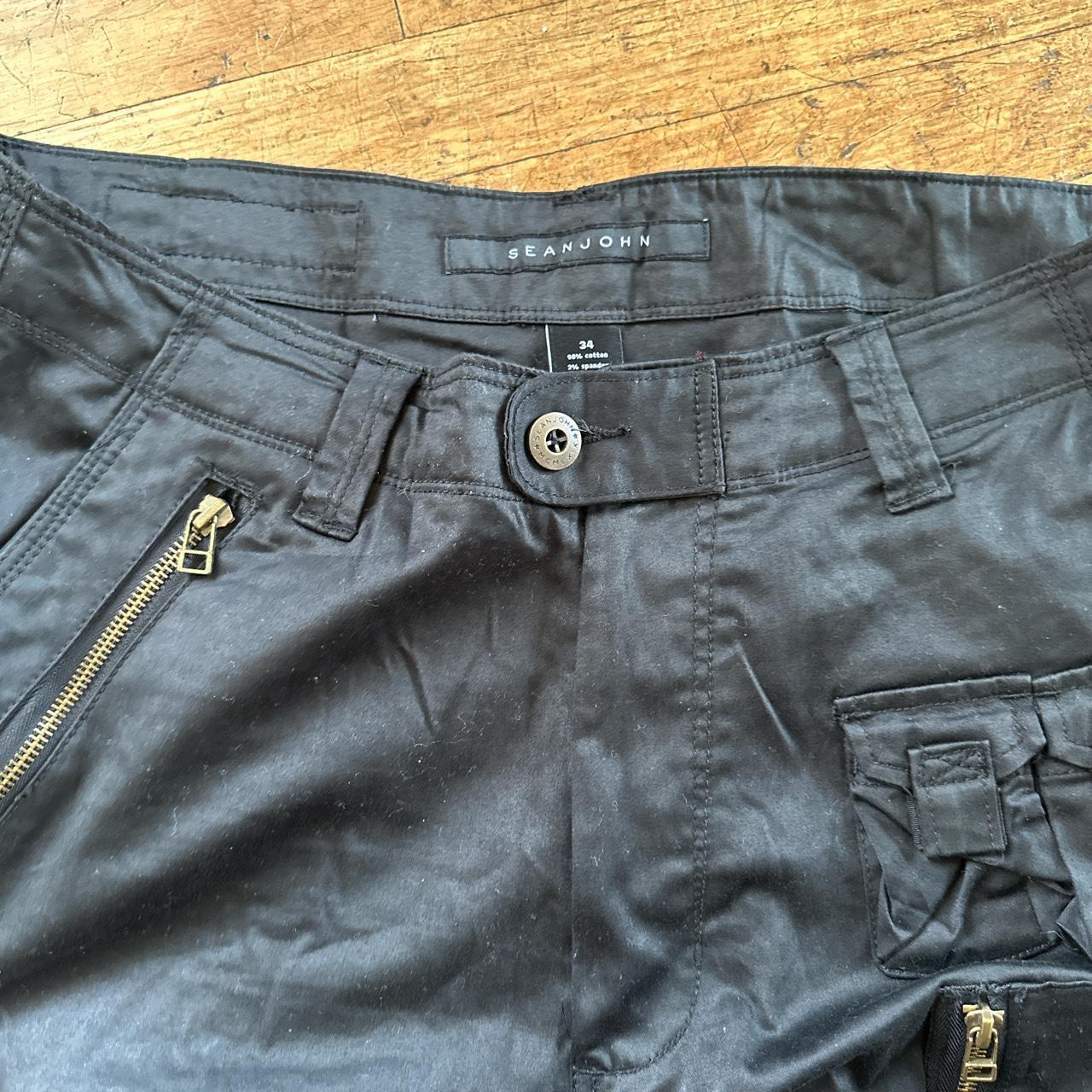 Sean John cargo pants Size 34, these fit long... Depop