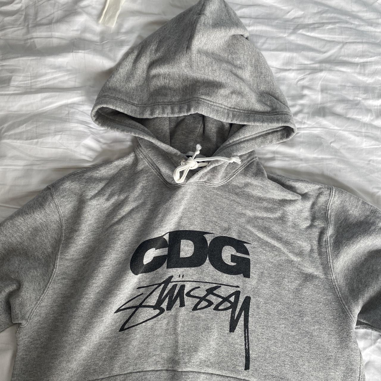 CDG x STUSSY HOODED SWEATSHIRT