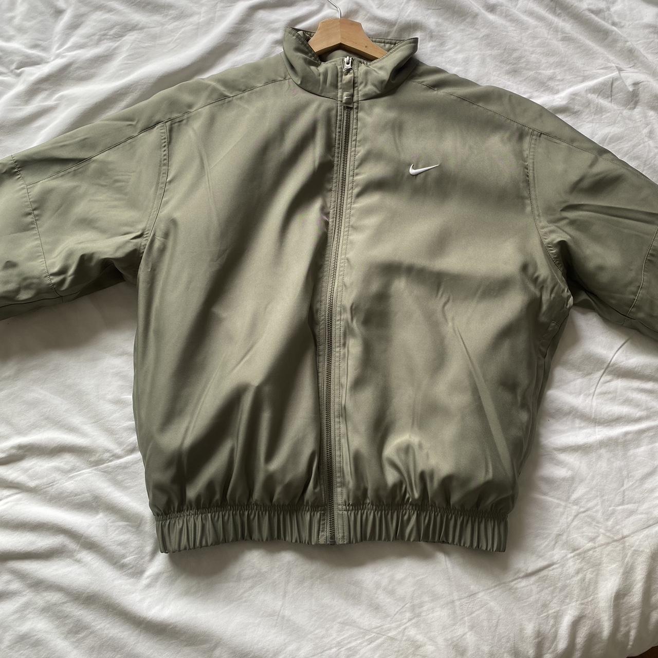 Nike jacket hotsell army green