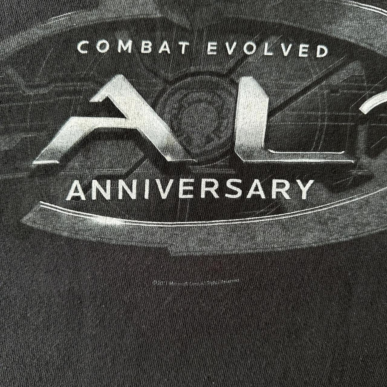 Men's Black and White T-shirt | Depop