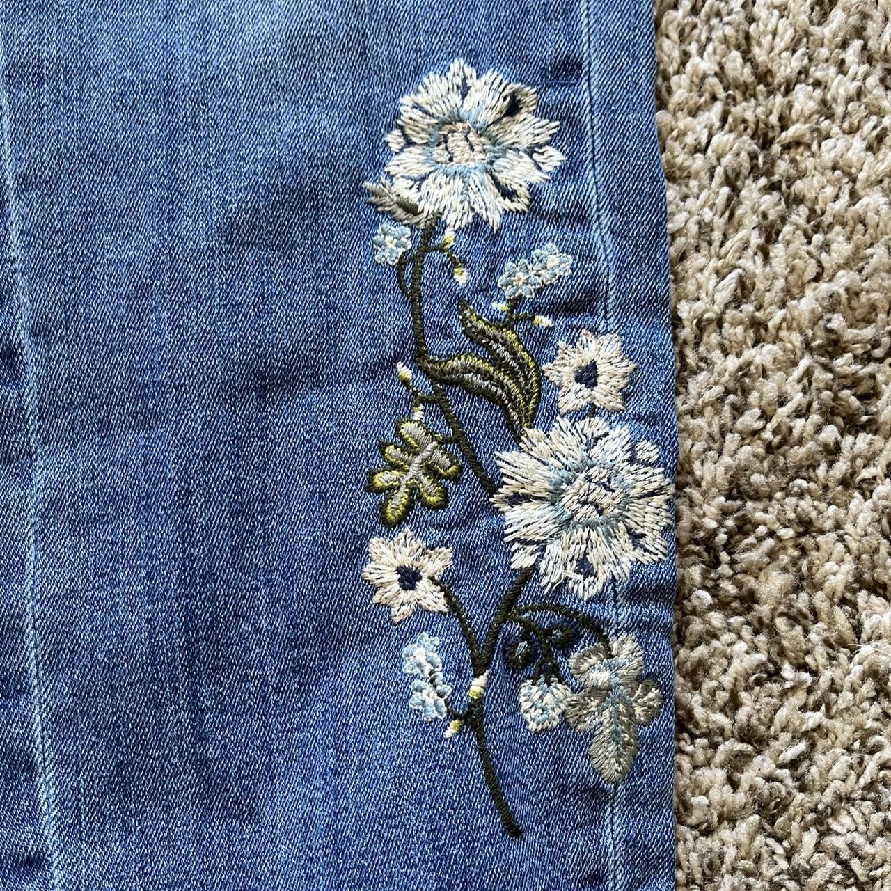 J. JILL Embroidered Weekender Straight Leg Jeans 4 Floral popular embroidery on both leg