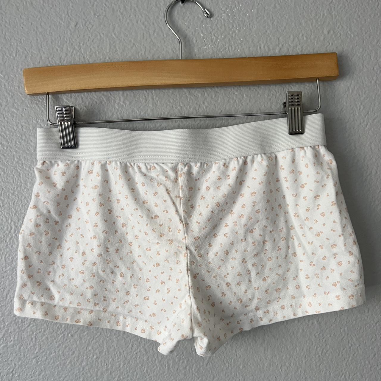 Brandy Melville Women's White and Pink Shorts (2)
