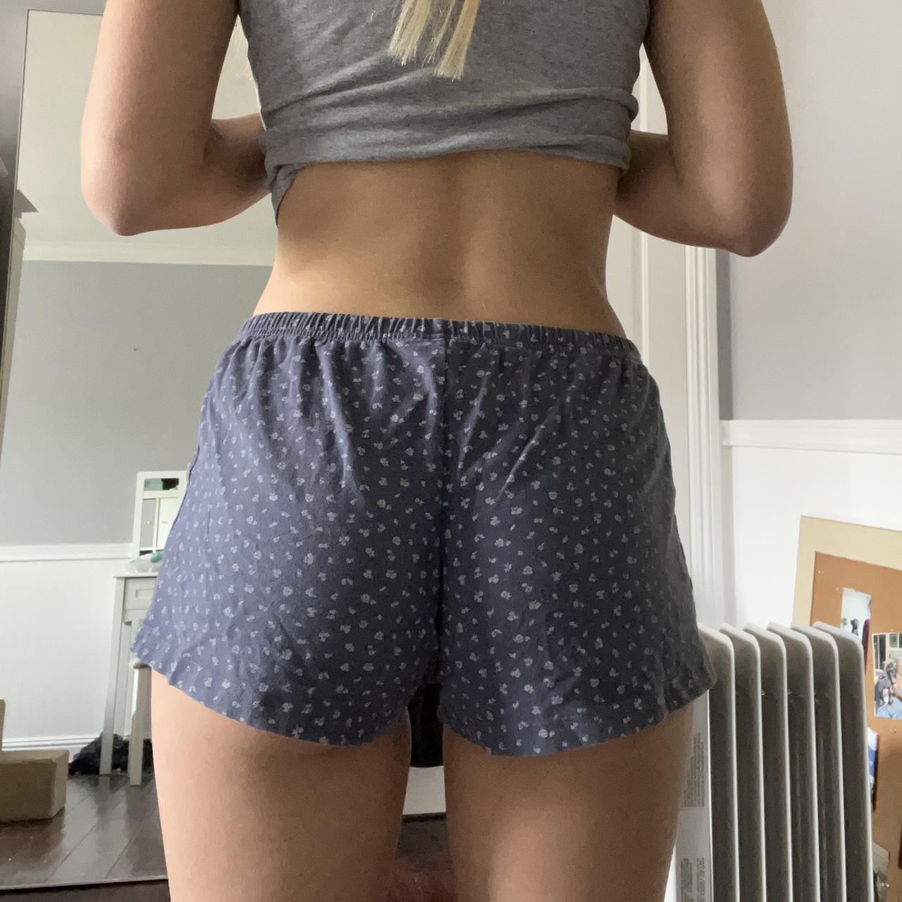 Brandy Melville Women's Navy Shorts (2)