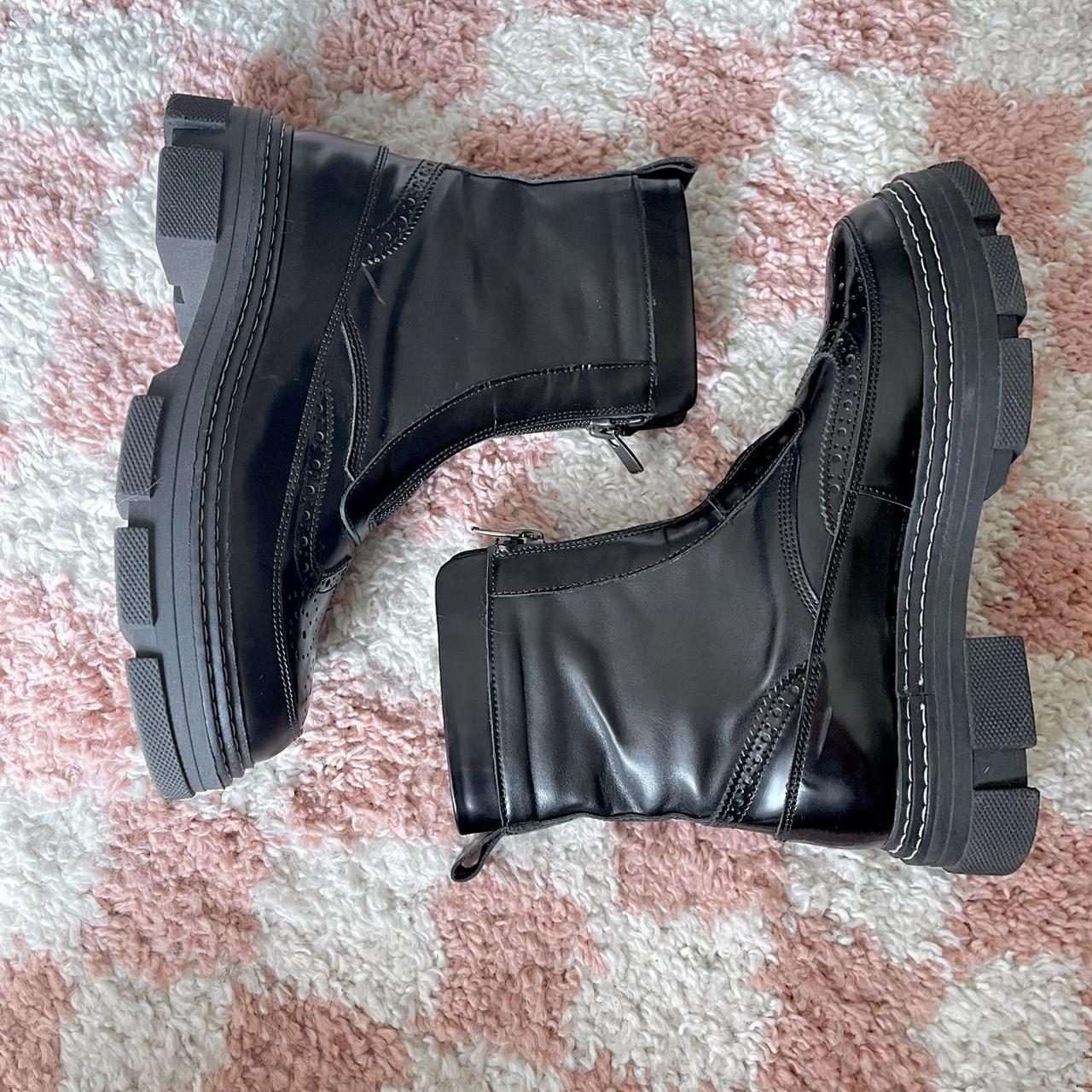 Vera Pelle Women's Black Boots | Depop