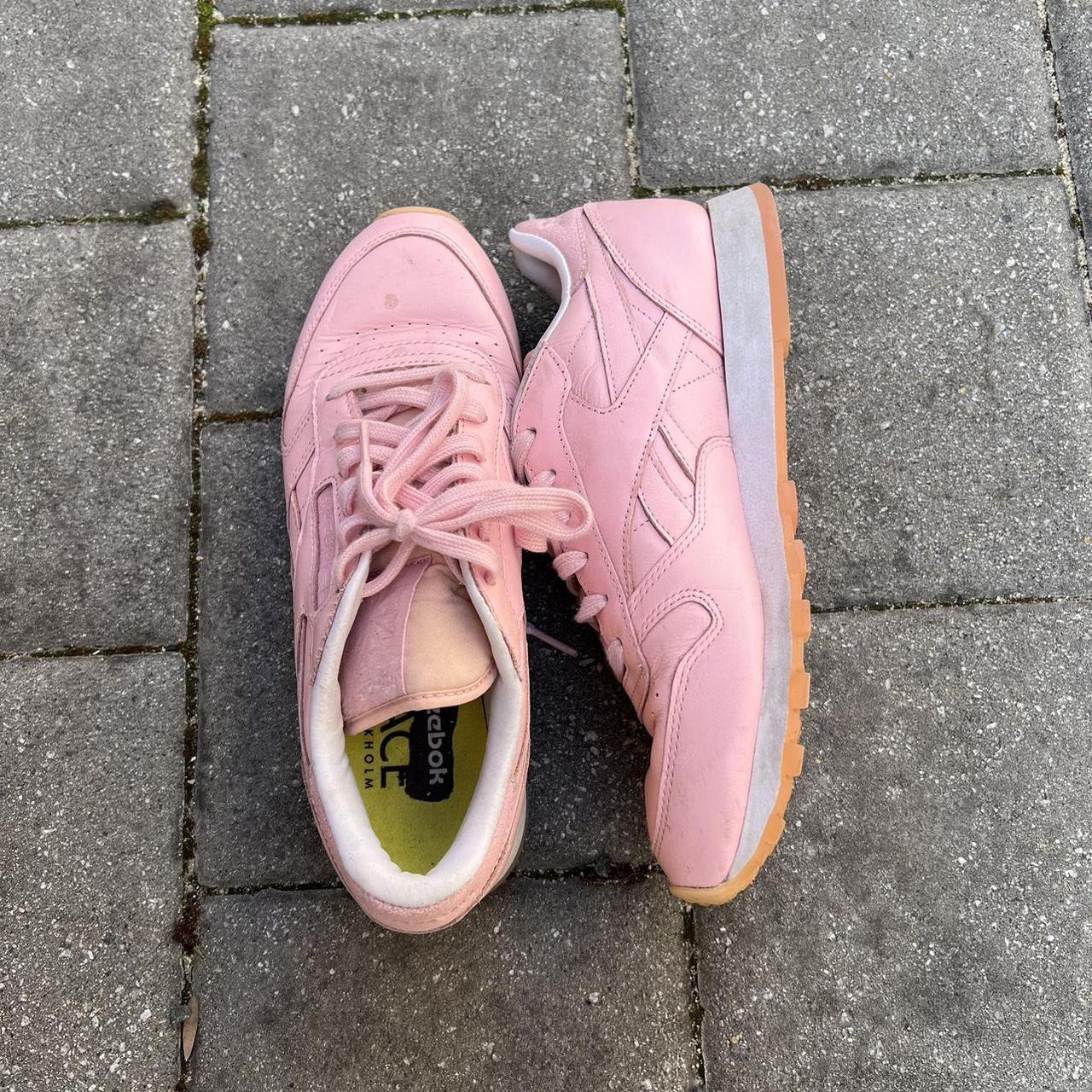 Pink reebok classics womens hotsell