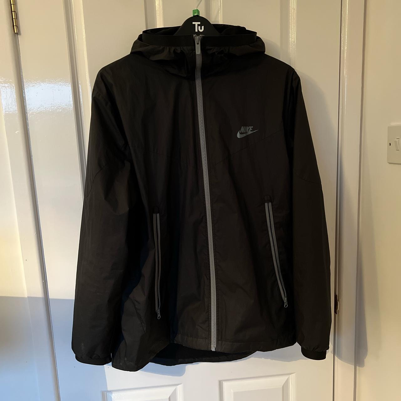 men black nike windbreaker