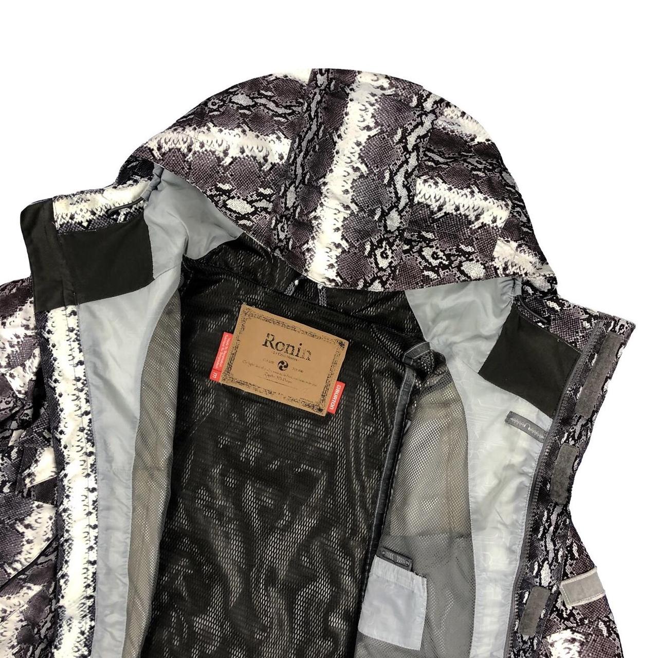 Burton Ronin Vintage Black & White Technical Multi | Depop