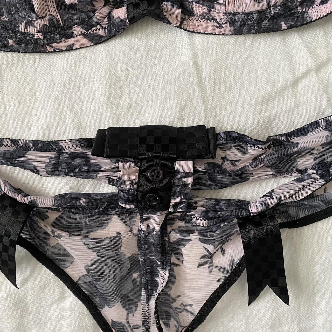 Chantal Thomass Women's Black and Pink Underwear (2)