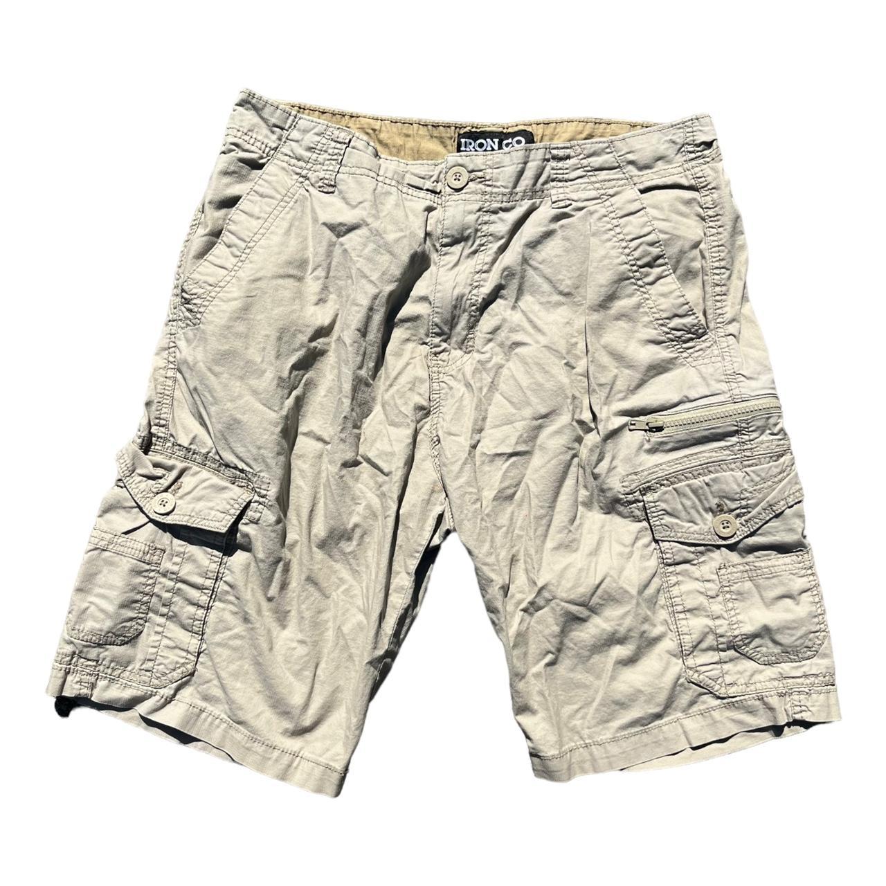 Cargo shorts with big hot sale pockets