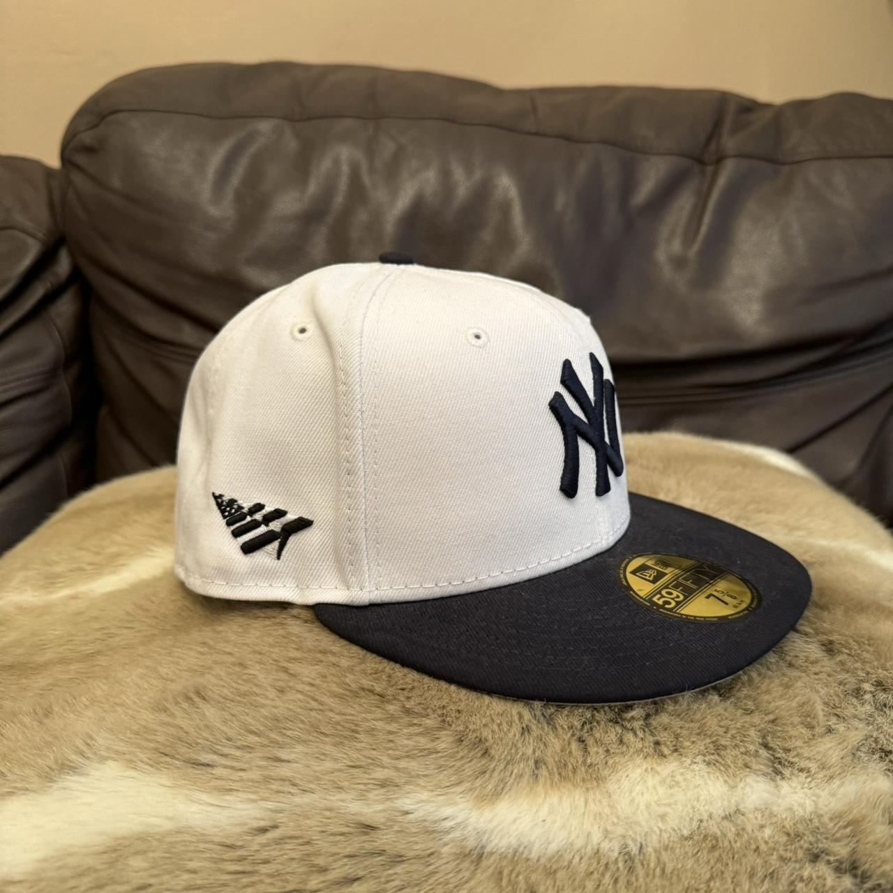 JAY-Z Limited Edition Cap 7... Fitted Planez - Depop NY