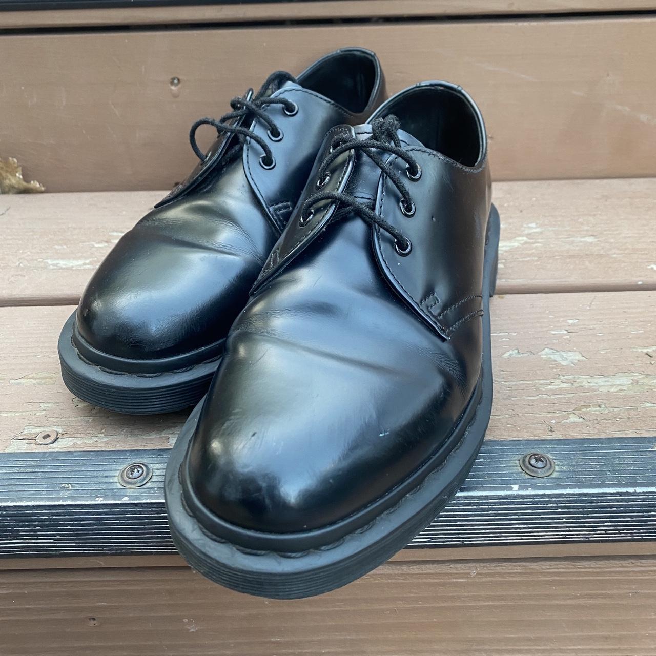 mono smooth dr martens