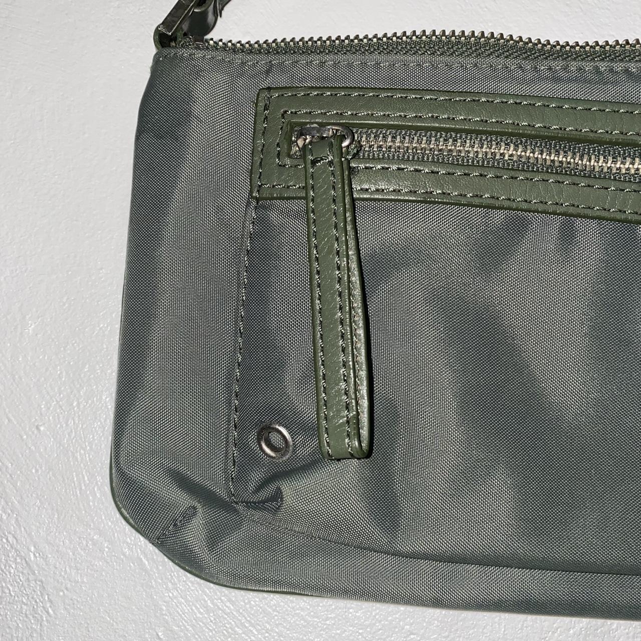 2000s banana republic sling bag khaki（Banana republic Y2K