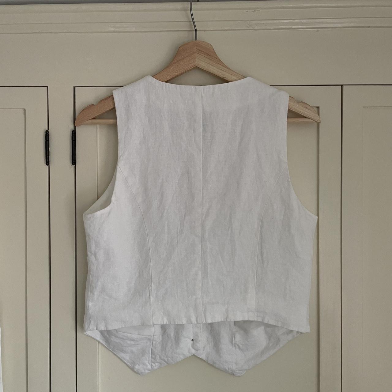 White linen vest - Depop