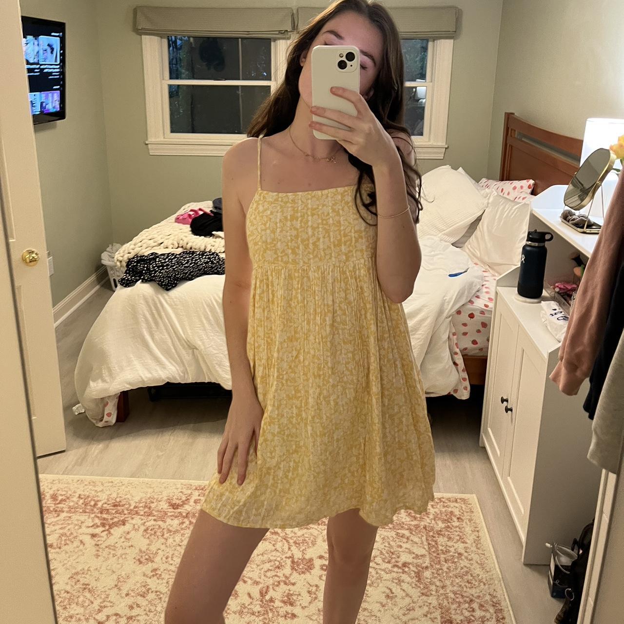 💚 American Eagle Yellow Floral Sundress Loveee this... Depop