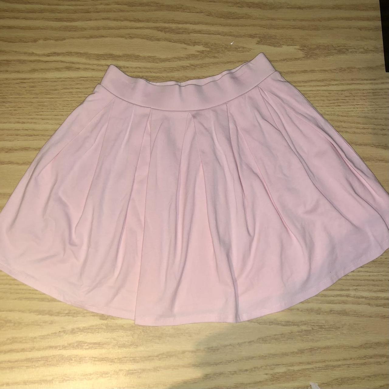 Pink skirt Ver soft Never worn. Shipping to. Depop