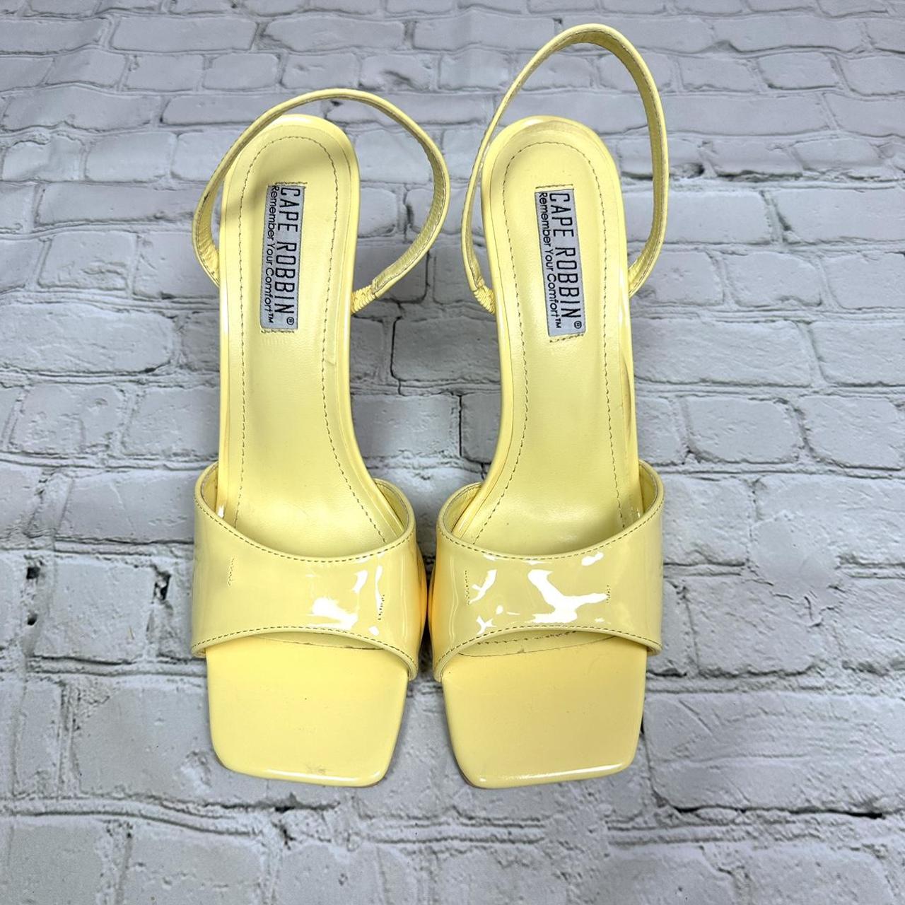Cape Robbin Women's Yellow Sandals (2)