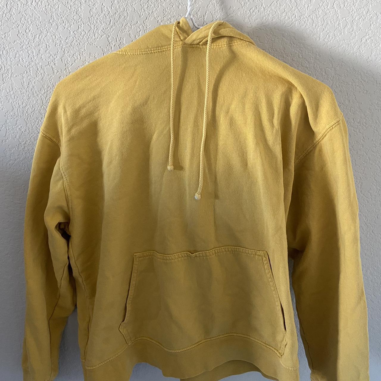 Brandy melville 2025 yellow hoodie