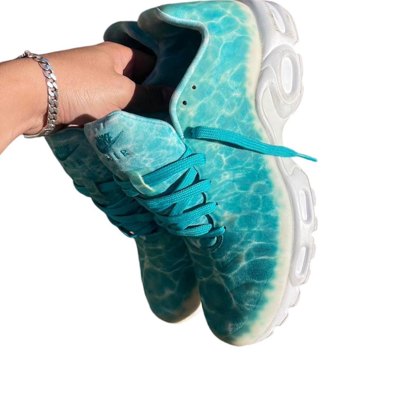 air max tn swimming pool