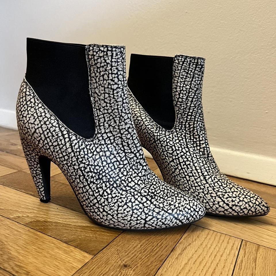 Jeffrey campbell museum shop bootie