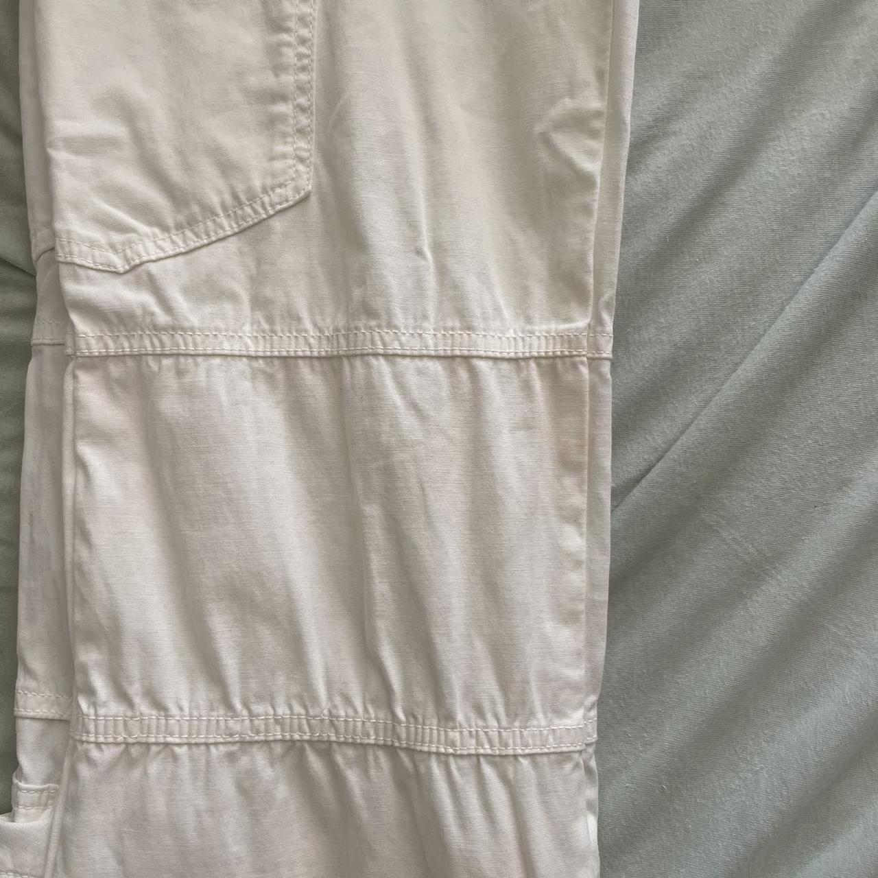 Zara Low/mid rise white cargo pants ✨ , —— has some