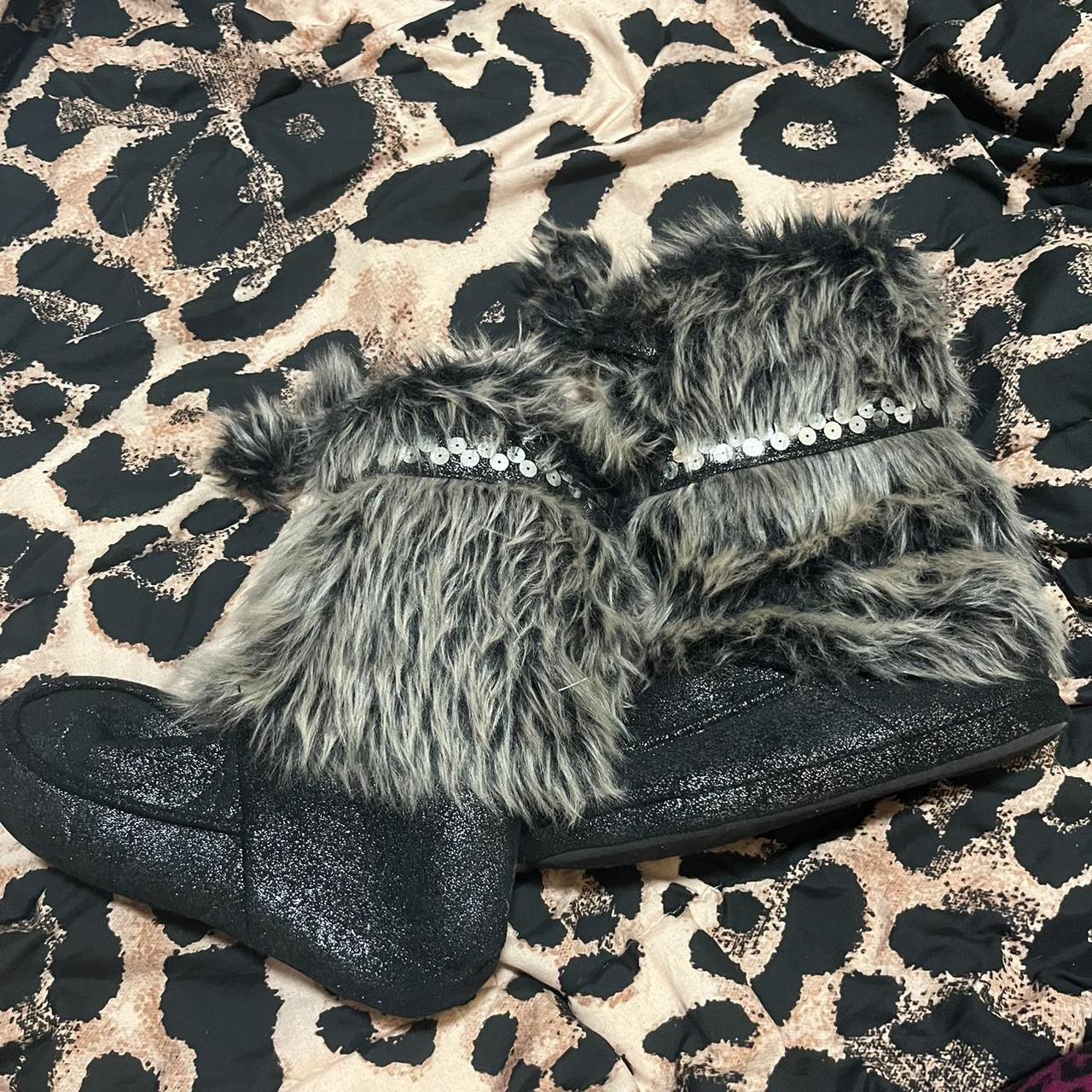 Womens fur boots with pom poms hotsell