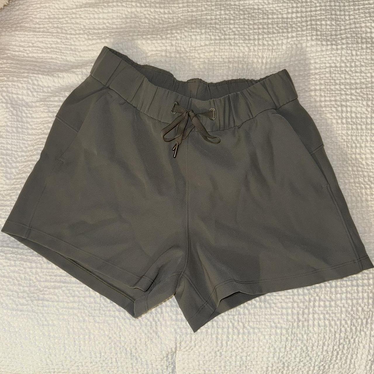 Size 4 — Lululemon Wunder Train High Rise Short - Depop