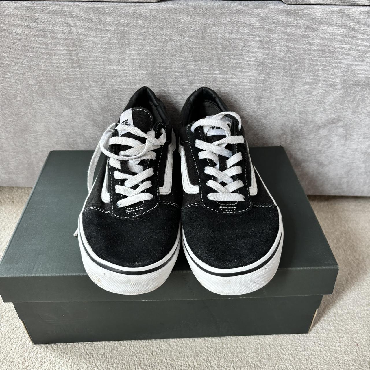 Black and white vans size 5.5 best sale