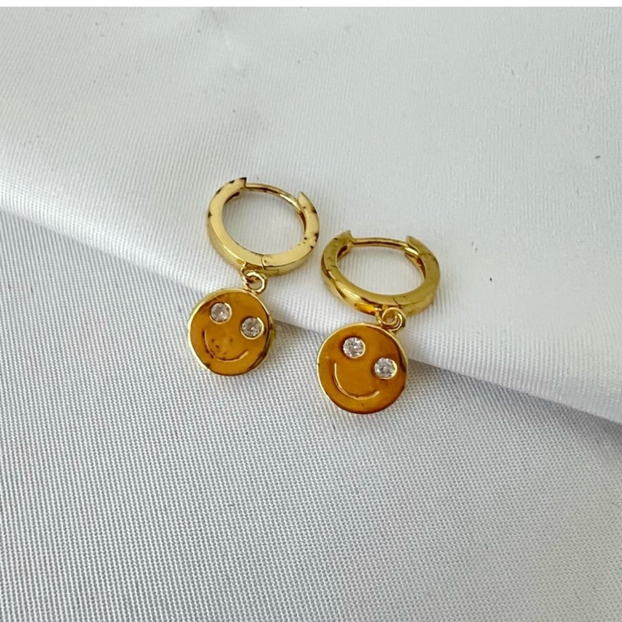 Bruna Smiley Face Earrings in Gold In Depop