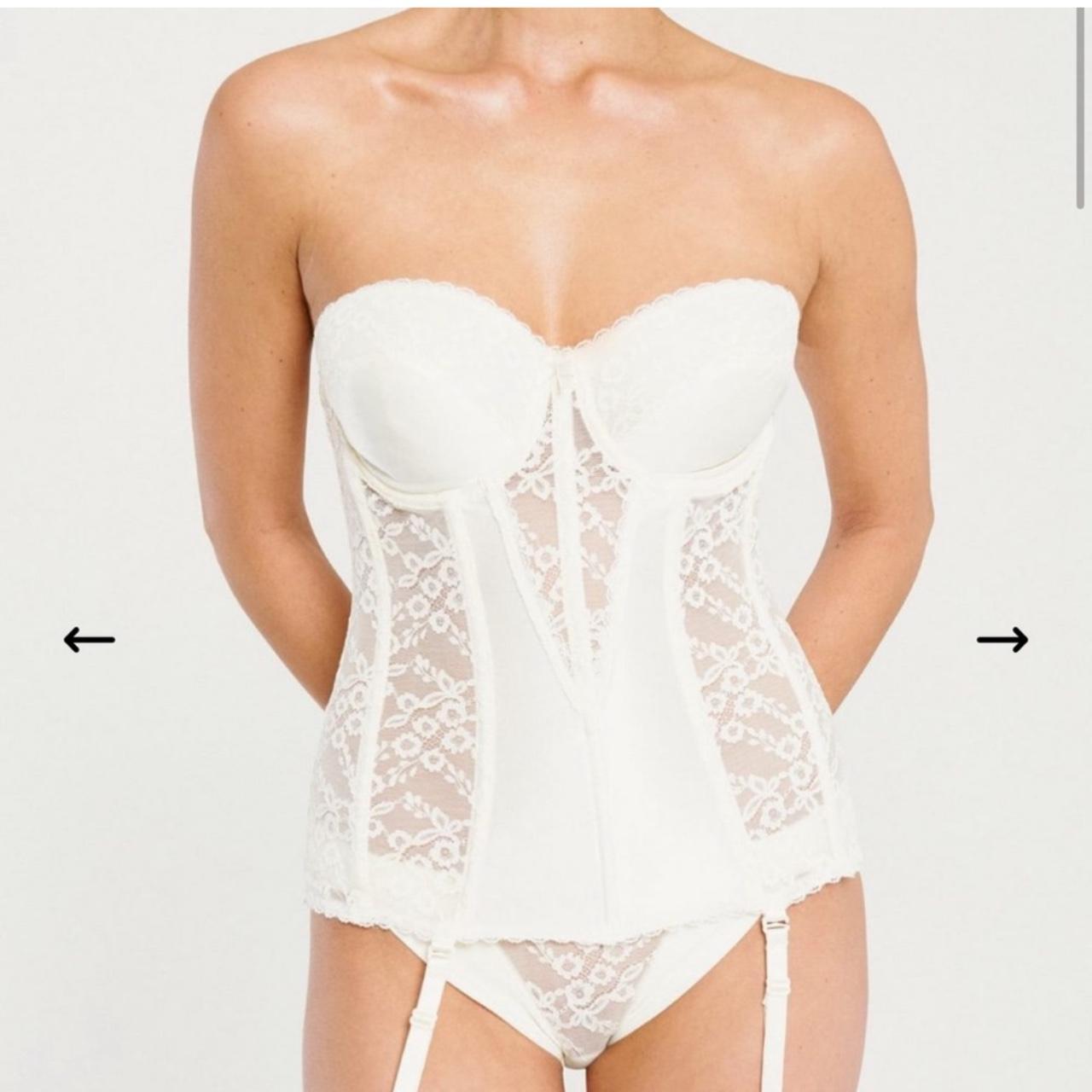 Vintage Lace Bustier Corset in White. 32DD. In good | Depop