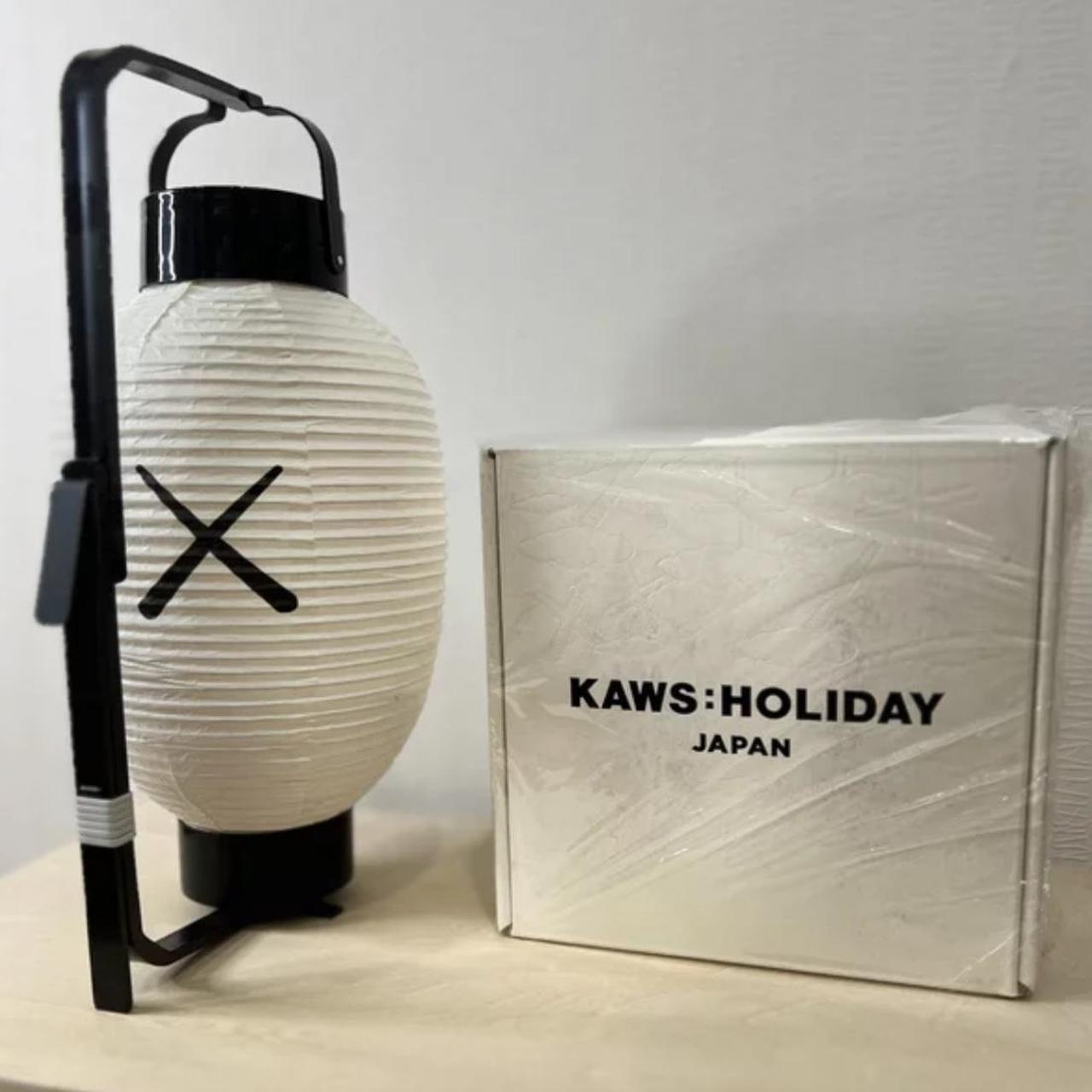 非売品 KAWS : HOLIDAY JAPAN 招待状 提灯 (白) 非売品 KAWS : HOLIDAY JAPAN 招待状 提灯 (白) - メルカリ