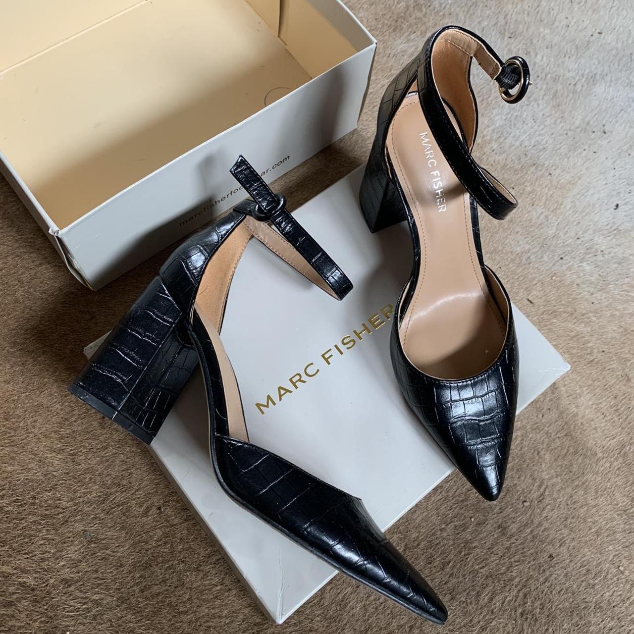 Marc Fisher Women's Black Courts | Depop