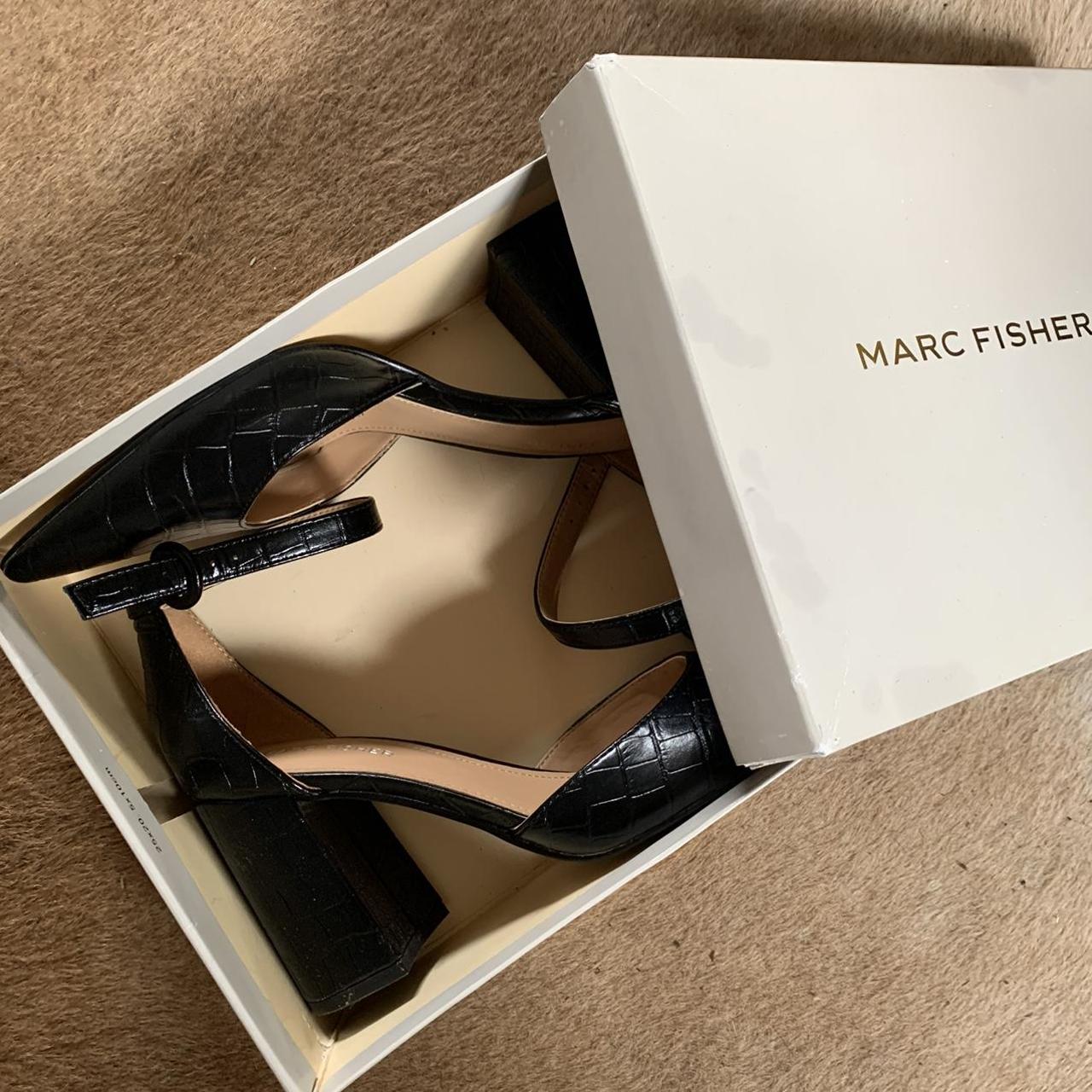 Marc Fisher Women's Black Courts | Depop