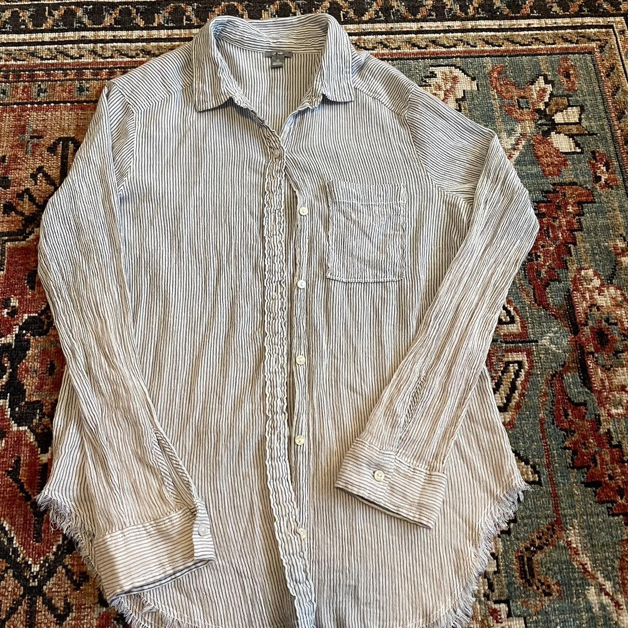 Aerie striped button up shirt in pretty good condition - Depop