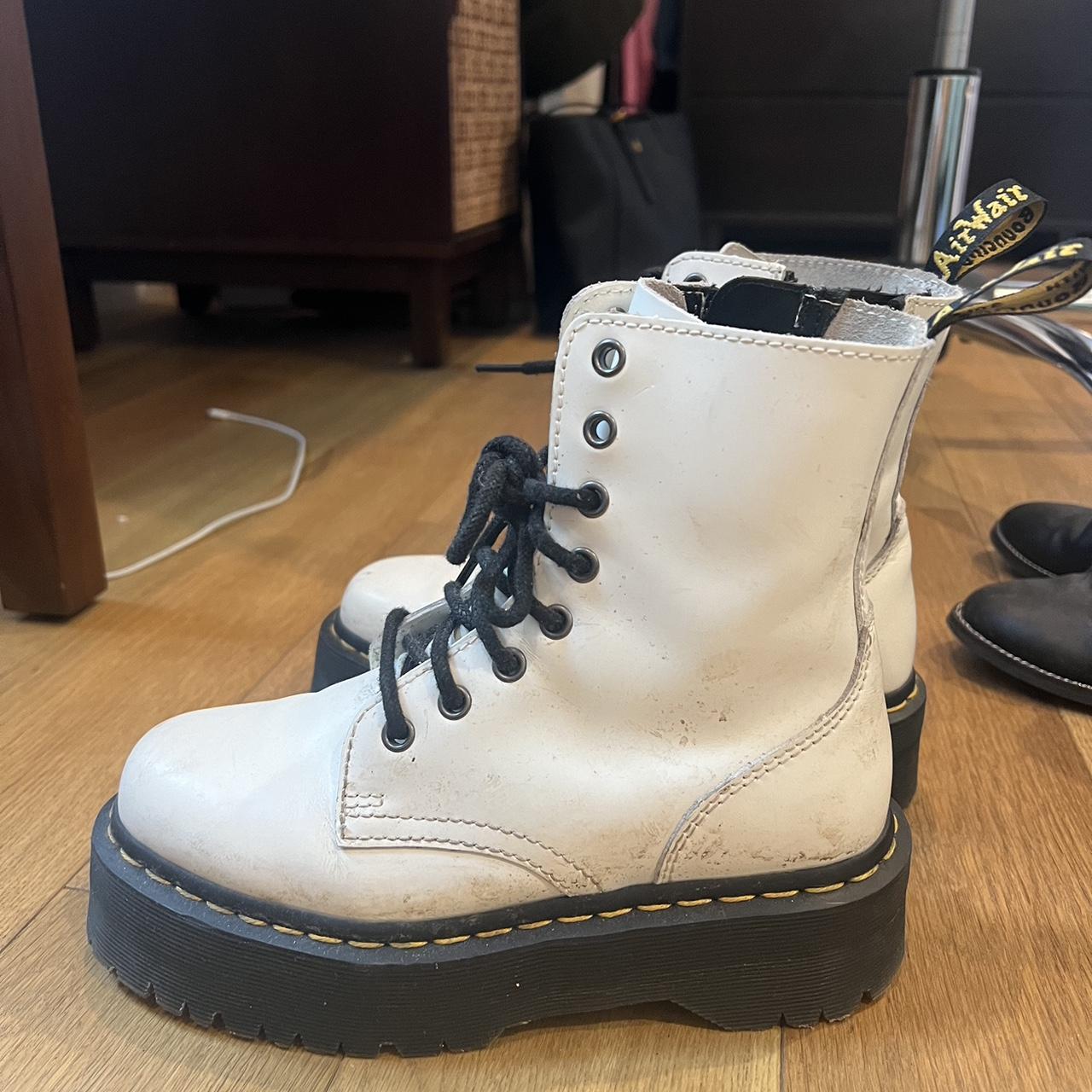 White dr outlet martens size 6