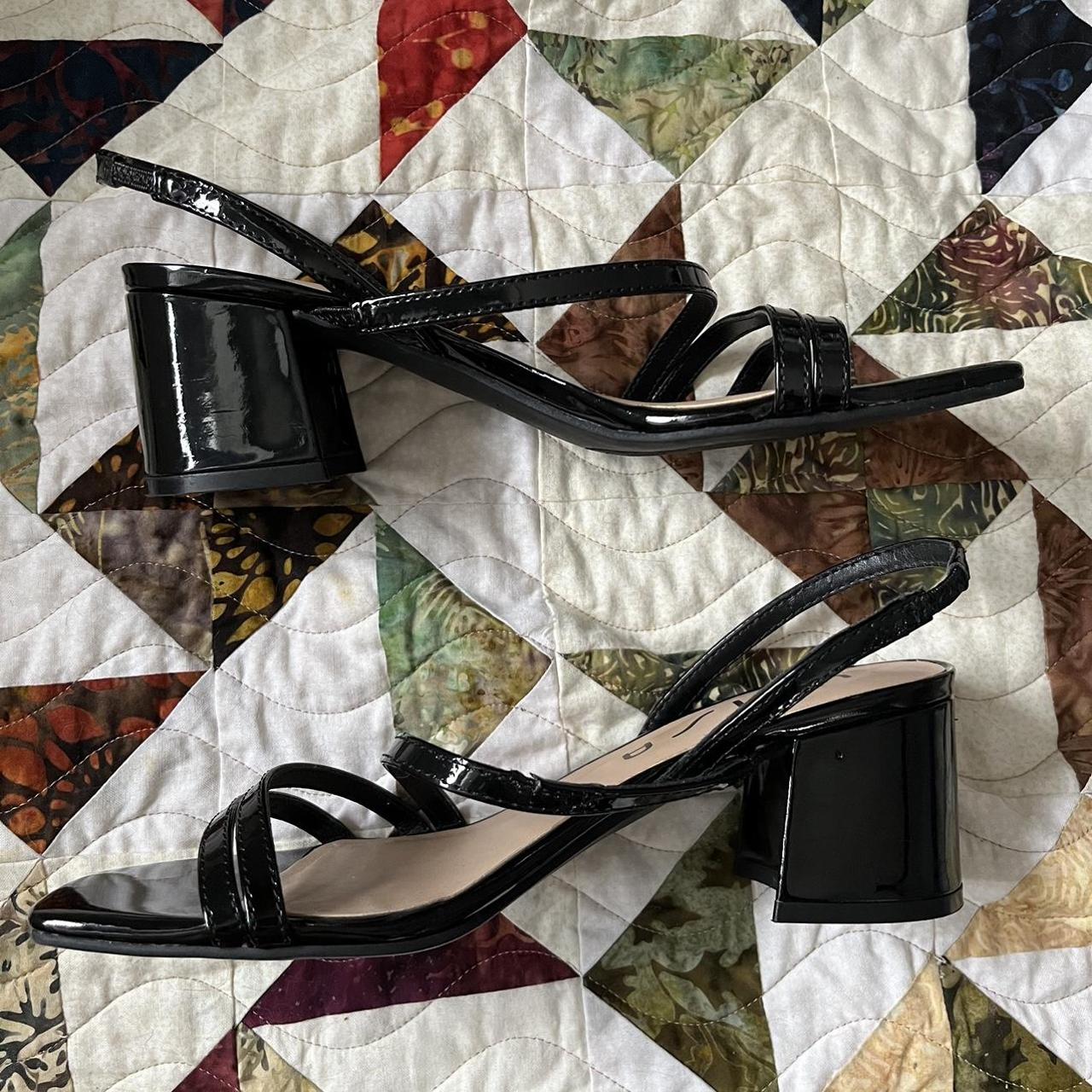 Minimalist hot sale black sandals