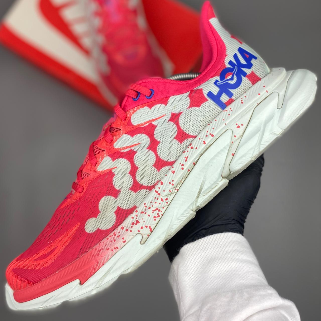 hoka one one pink