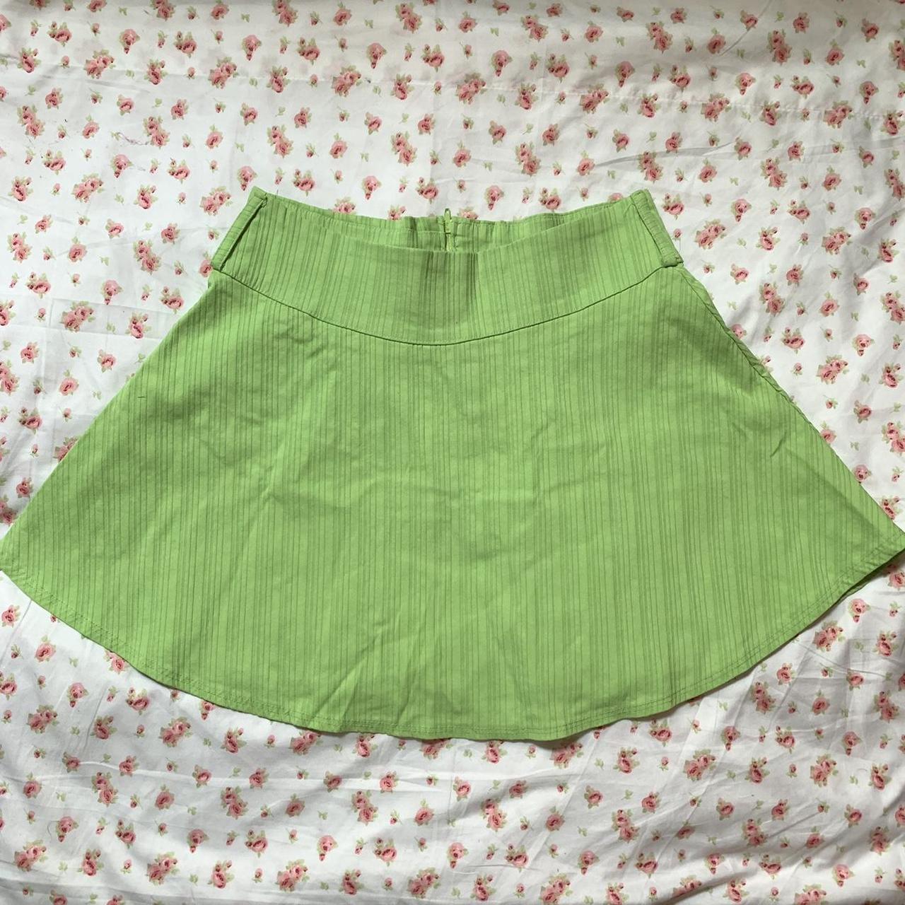 Y2k skirt 💚, Brand: Durian U.S.A, Size: 27, Waist:...