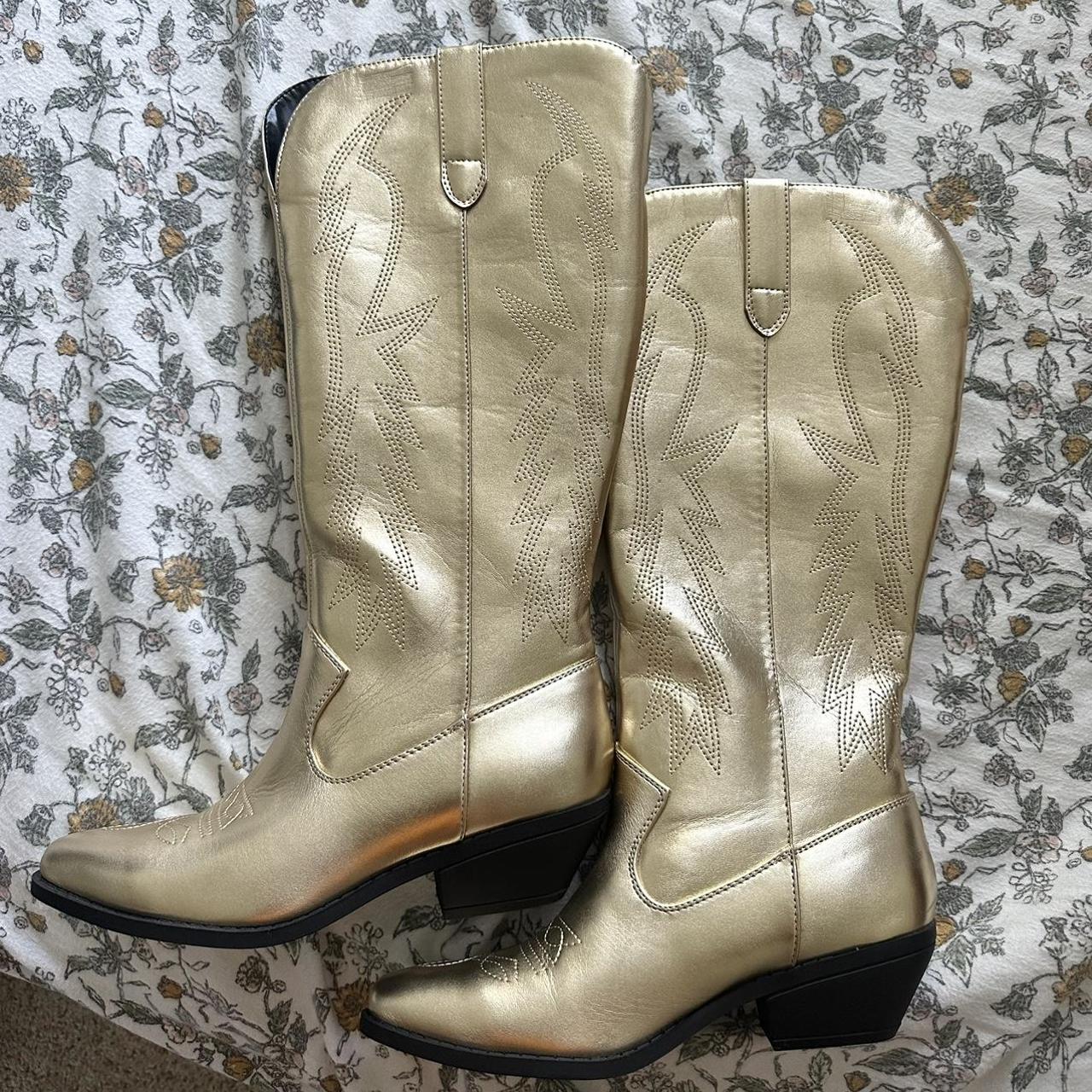 Women's Gold Boots Depop