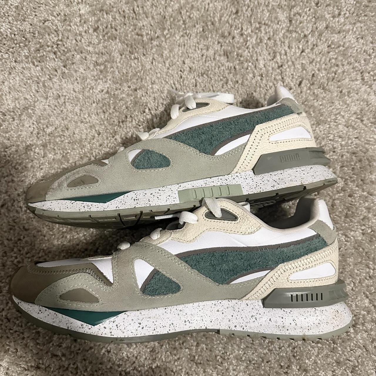 Puma Men's White and Green Trainers | Depop