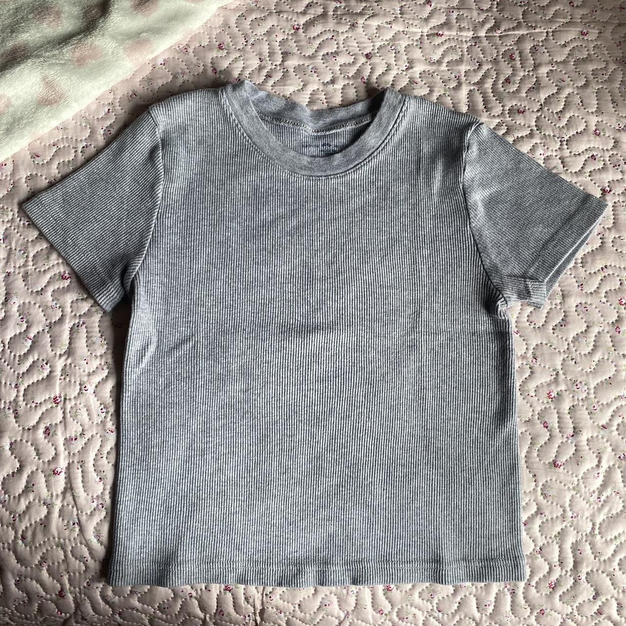 brandy pilates grey baby tee🩰☕️🧸 fits size... Depop