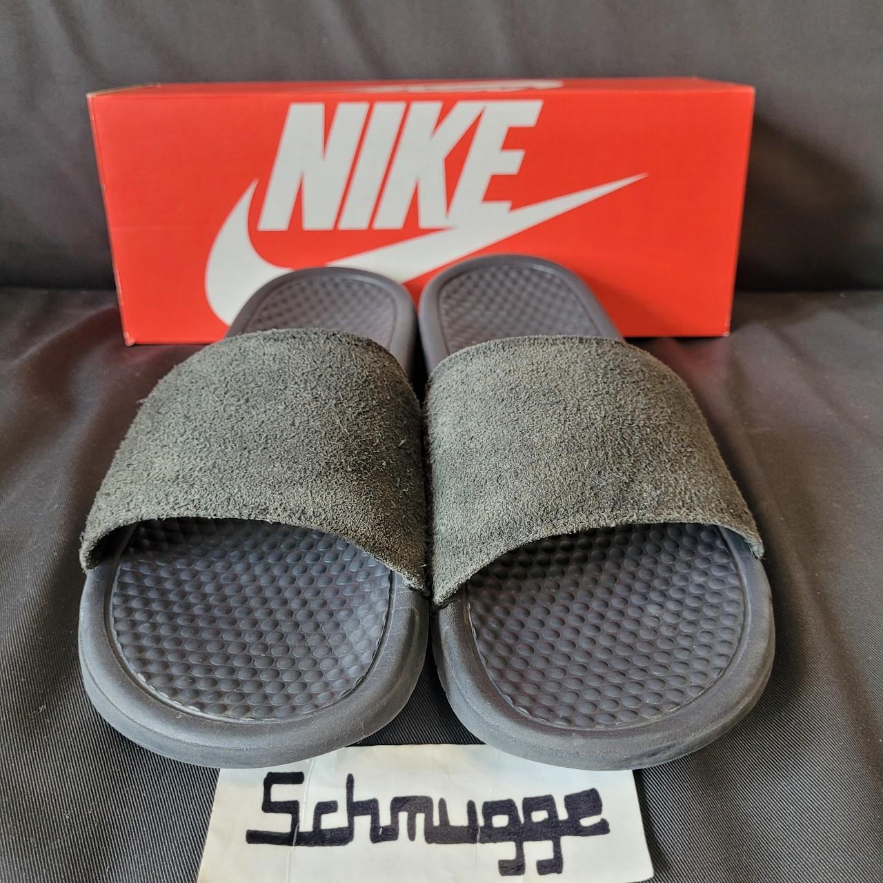 NIKE x FRAGMENT DESIGN BENASSI SP SLIDE FOR THE POOL AOYAMA