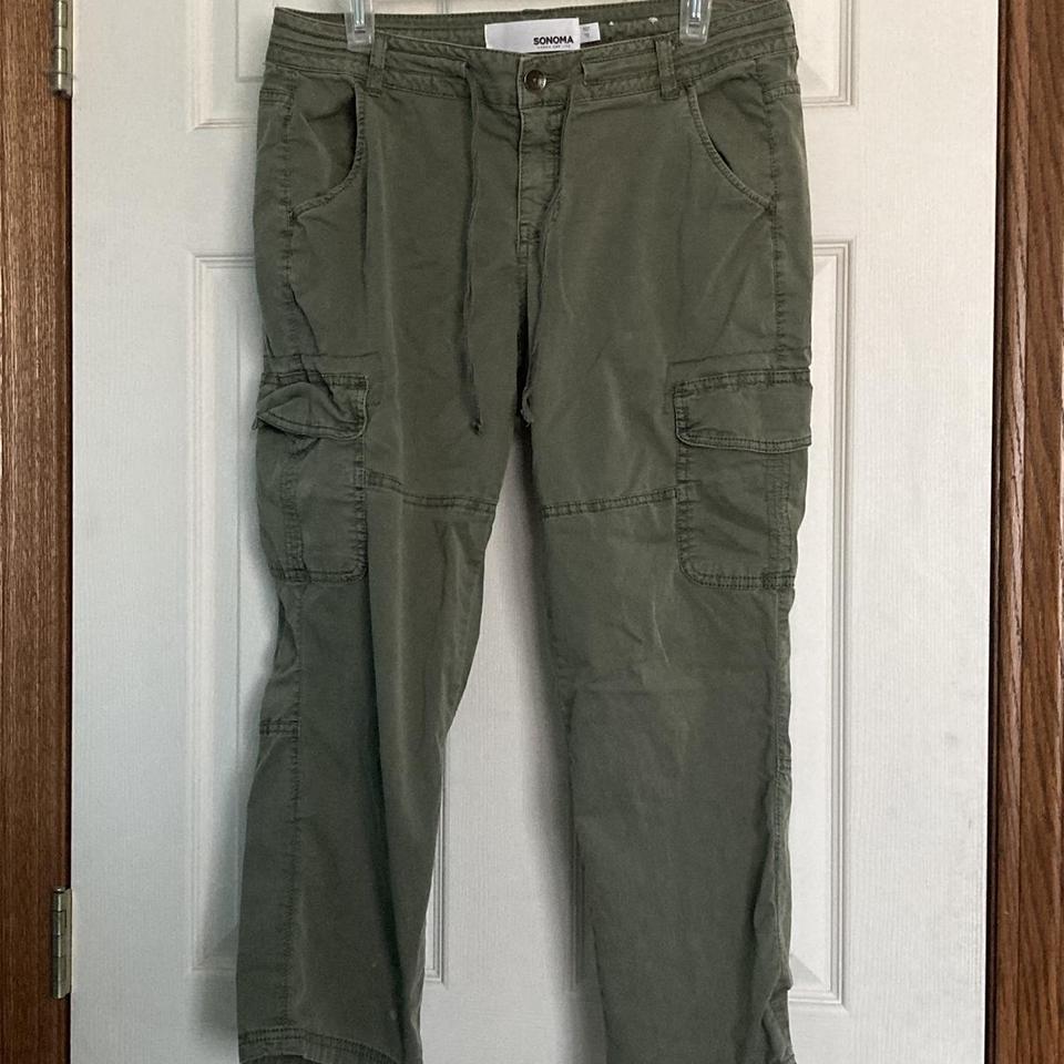 sonoma green cargo pants marked a size 10, a - Depop