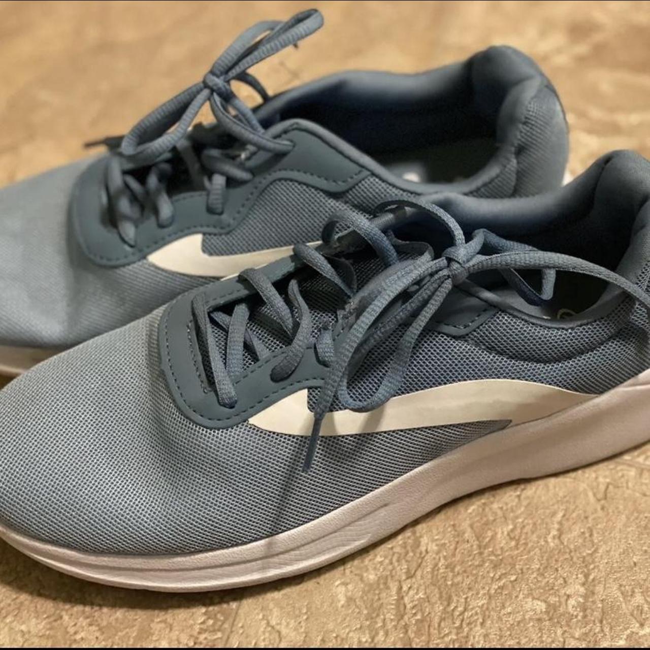 Athletic sale works trainers