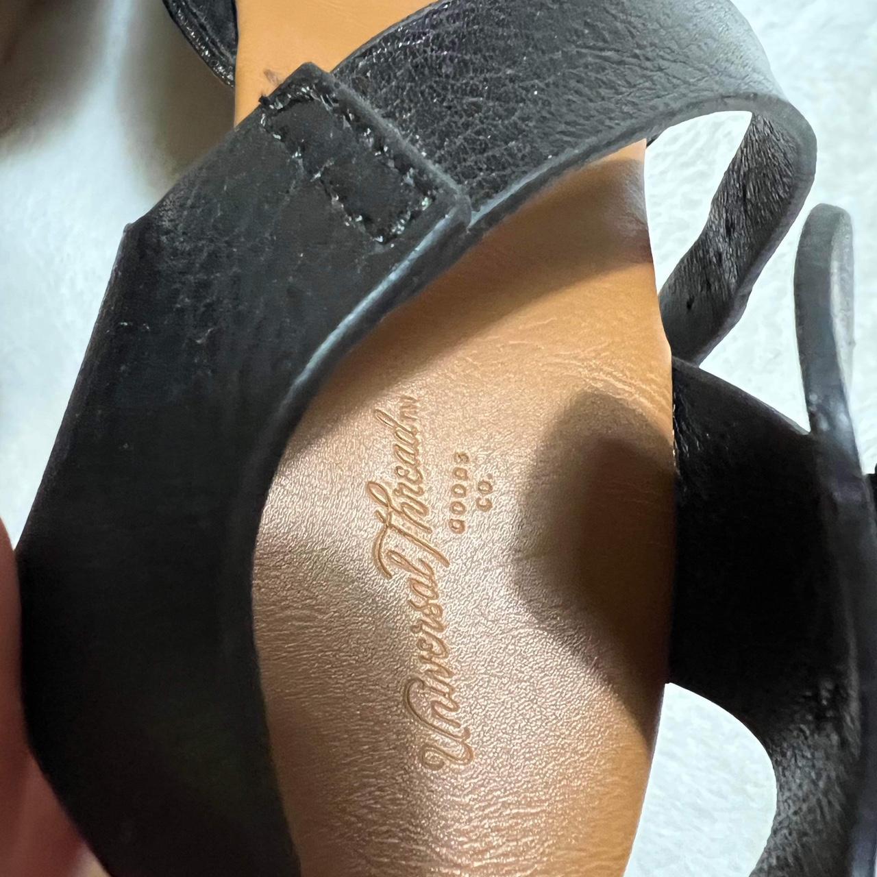 Universal Thread Women's Tan and Black Clogs (4)
