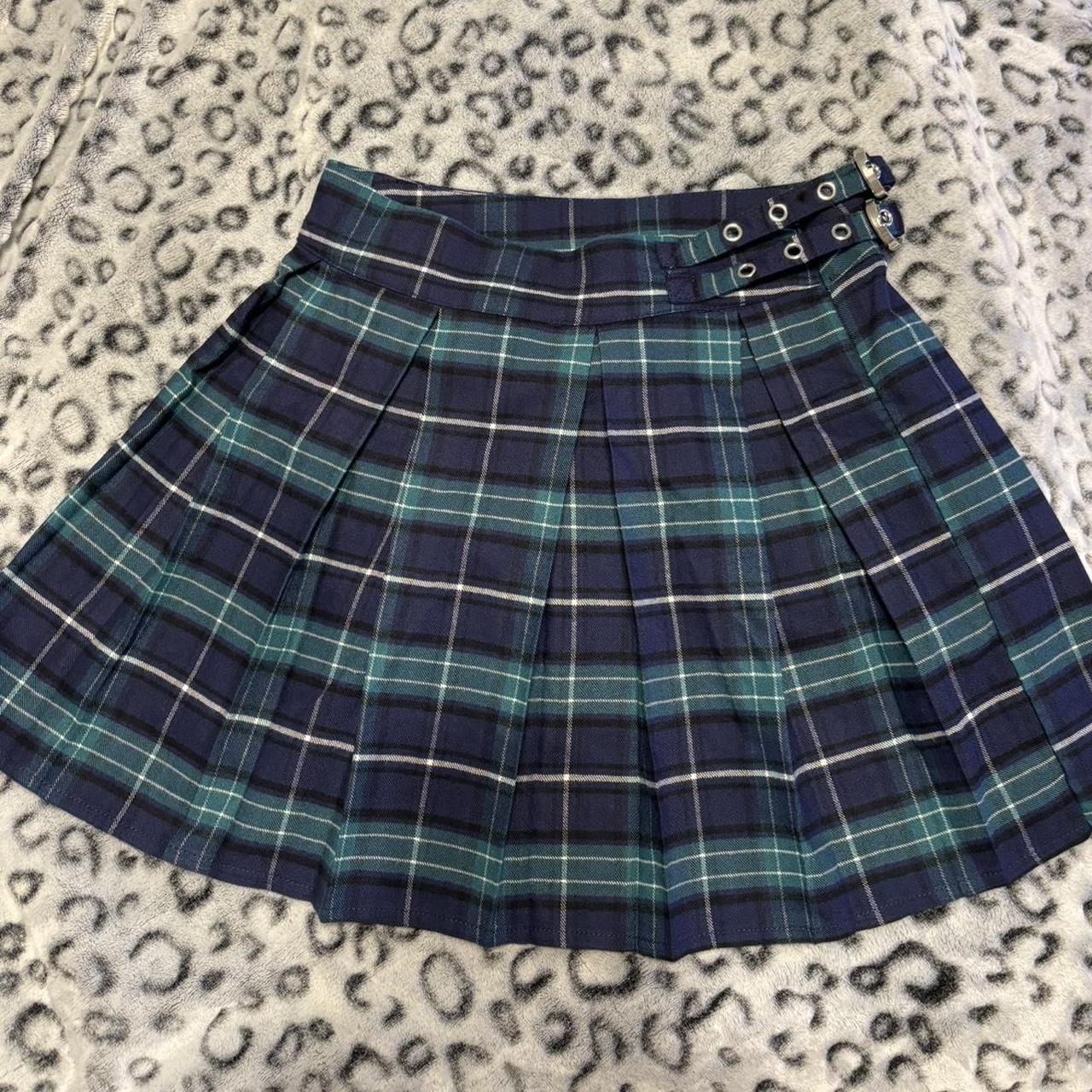 Plaid Pleated Skirt Forever 21 green and blue