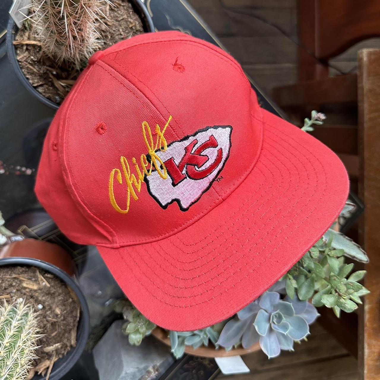 Vintage 90's Kansas City Chiefs Embroidered Snapback Hat NFL