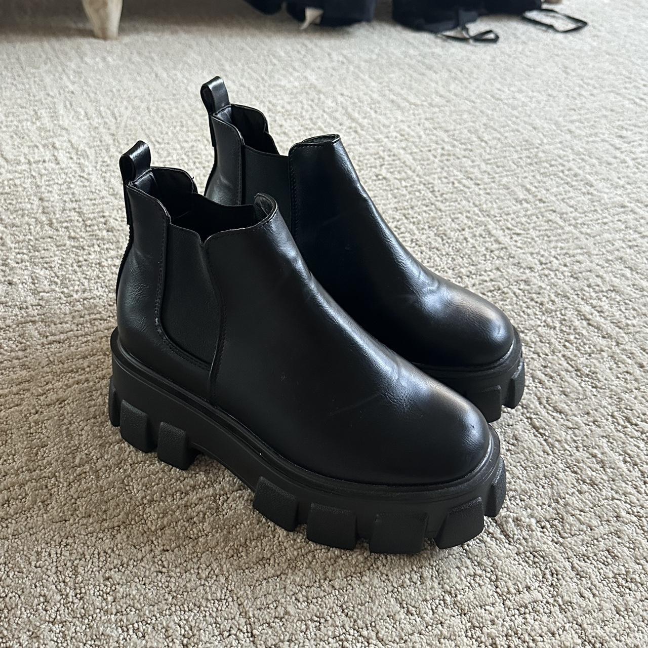 Boohoo Black Boots - Depop